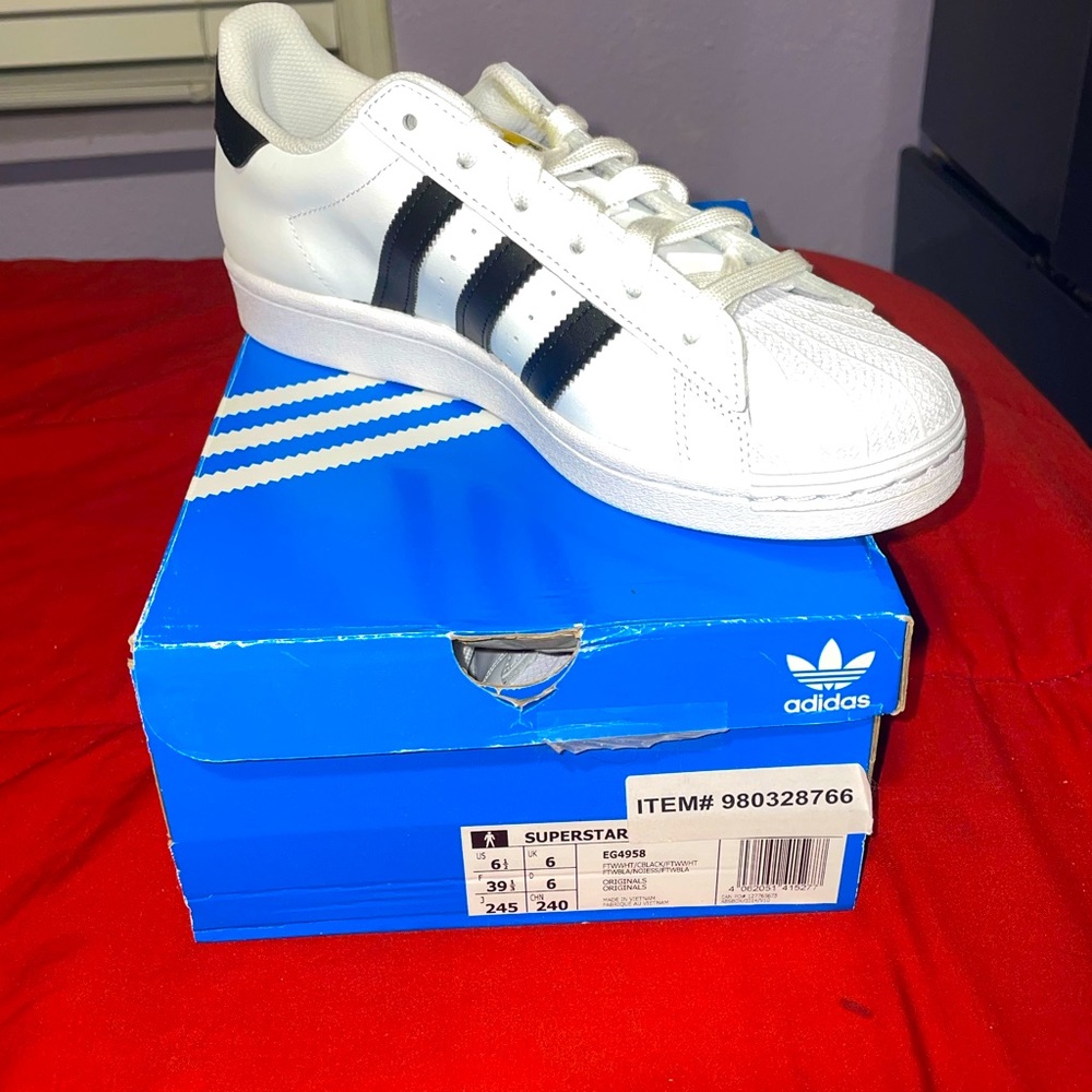 Size 6 1/2 adidas SUPERSTAR in original box.
